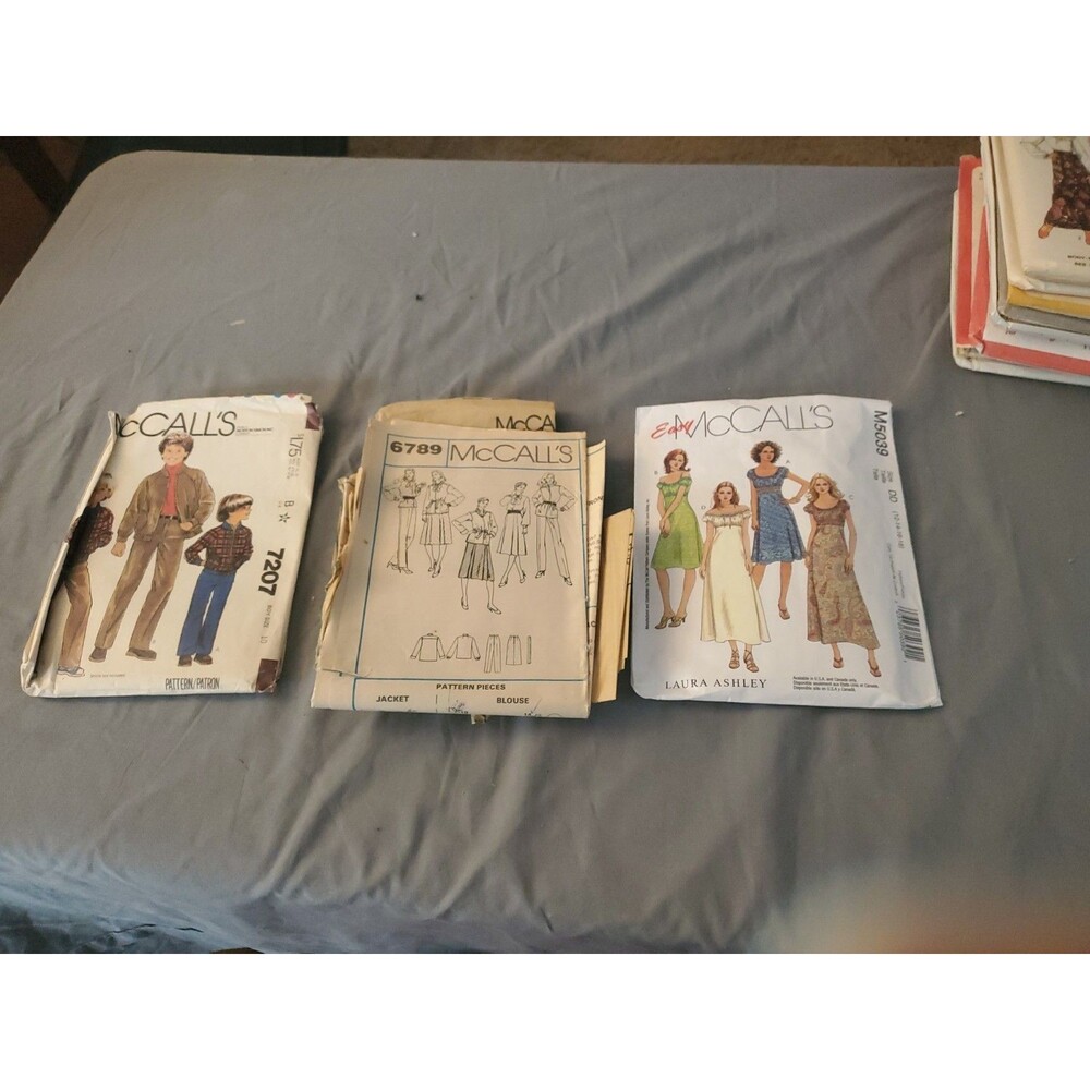 75 + Vtg SEWING PATTERNS MCCALL’S SIMPLICITY BUTTERICK VOGUE NEW LOOK SEE & SEW - Picture 11 of 14